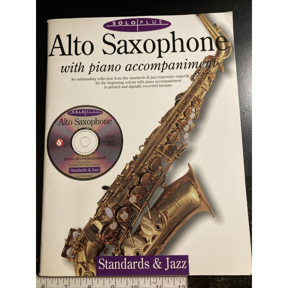 Solo Plus: Standards & Jazz: Saxophone (Alto) - Paperback - With CD Very good